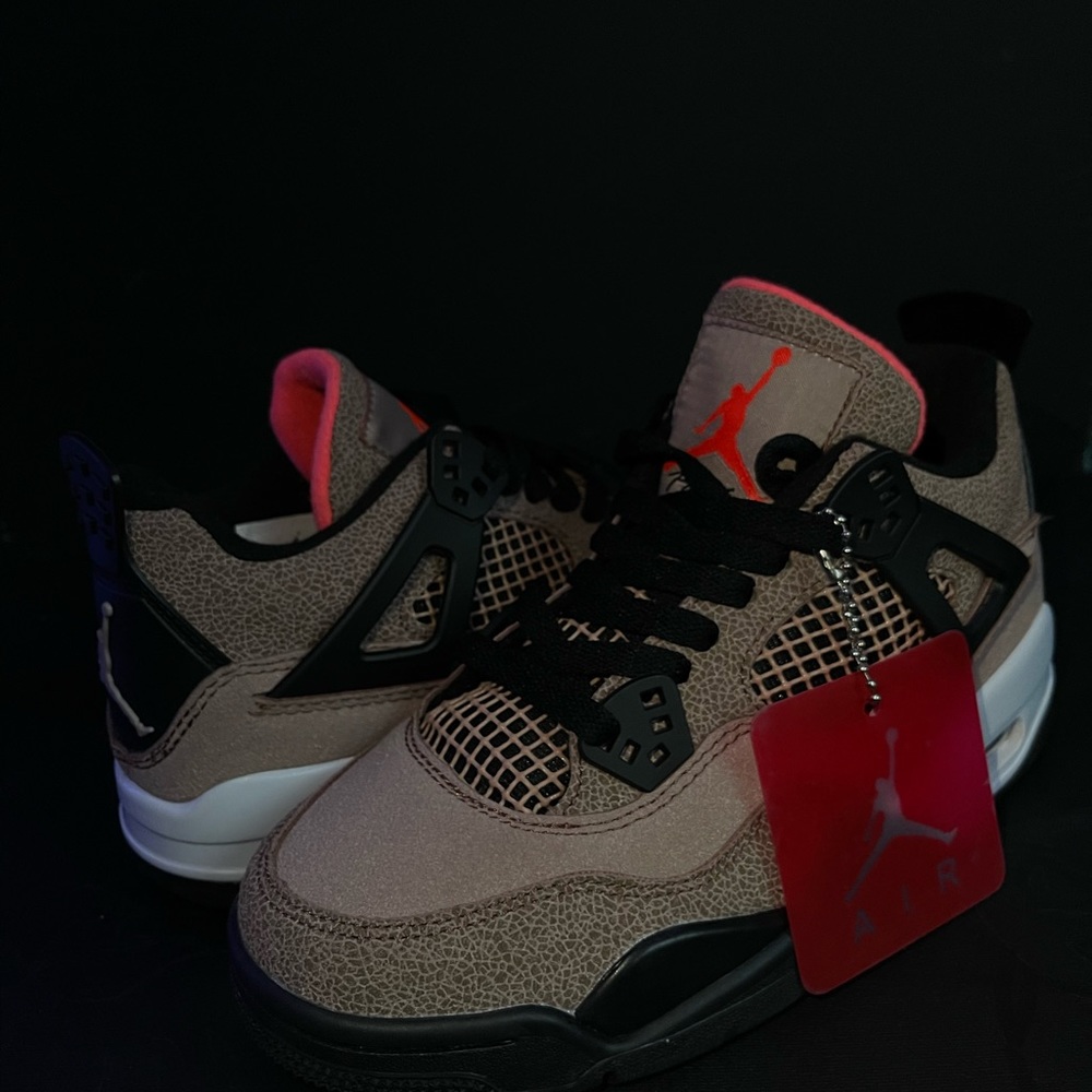 Air Jordan 4 Retro GS 'Taupe Haze'